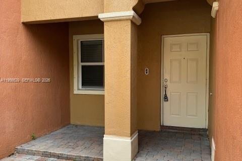 Adosado en alquiler en Miami, Florida, 2 dormitorios, 108.7 m2 № 2010558 - foto 3