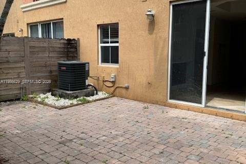 Adosado en alquiler en Miami, Florida, 2 dormitorios, 108.7 m2 № 2010558 - foto 26