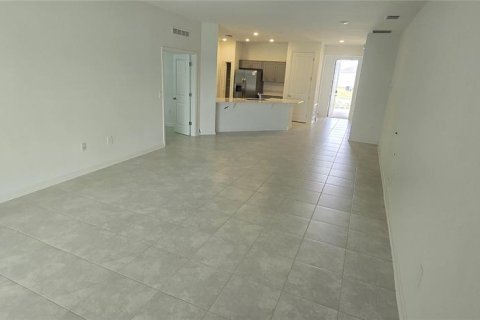 Villa ou maison à louer à Eagle Lake, Floride: 3 chambres, 158.86 m2 № 2156662 - photo 6