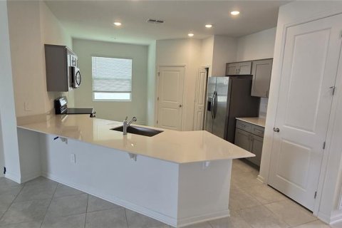 Villa ou maison à louer à Eagle Lake, Floride: 3 chambres, 158.86 m2 № 2156662 - photo 4