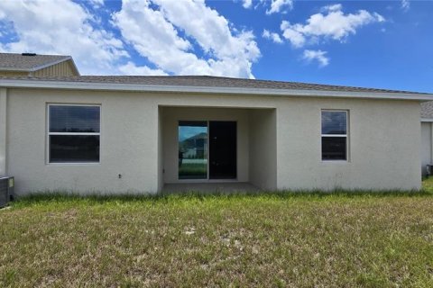 Villa ou maison à louer à Eagle Lake, Floride: 3 chambres, 158.86 m2 № 2156662 - photo 18