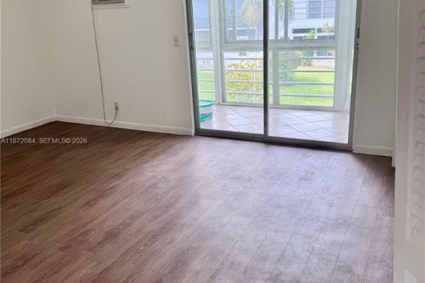 Copropriété à vendre à Deerfield Beach, Floride: 1 chambre, 65.03 m2 № 2153662 - photo 4