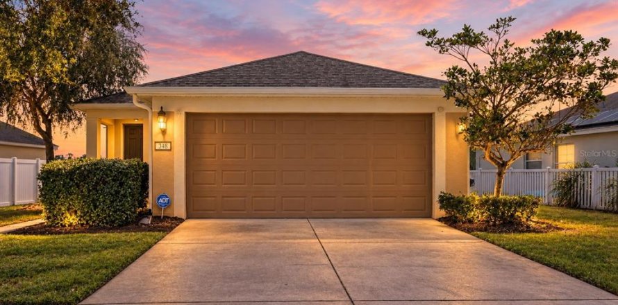 House in Brooksville, Florida 3 bedrooms, 135.64 sq.m. № 2430622