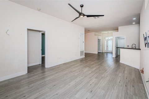 Casa en venta en Tampa, Florida, 4 dormitorios, 171.59 m2 № 1815325 - foto 10