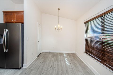 Casa en venta en Tampa, Florida, 4 dormitorios, 171.59 m2 № 1815325 - foto 15