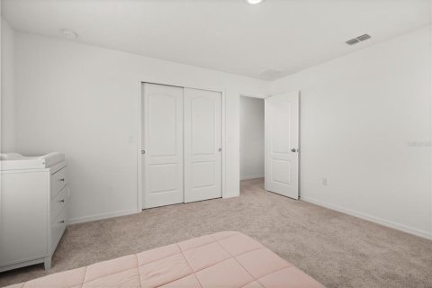 House in Davenport, Florida 5 bedrooms, 279.91 sq.m. № 1915247 - photo 6