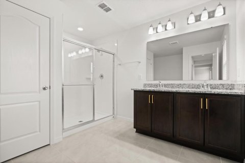 House in Davenport, Florida 5 bedrooms, 279.91 sq.m. № 1915247 - photo 13