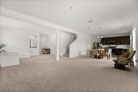 House in Davenport, Florida 5 bedrooms, 279.91 sq.m. № 1915247 - photo 19