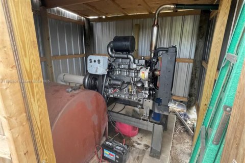 Commercial property in Homestead, Florida № 1957669 - photo 6