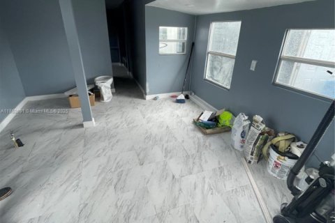 Commercial property in Homestead, Florida № 1957669 - photo 10