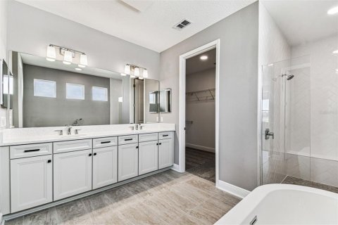 Casa en venta en Zephyrhills, Florida, 4 dormitorios, 236.53 m2 № 1813757 - foto 19
