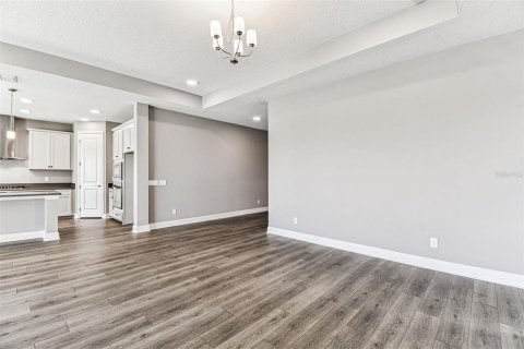 Casa en venta en Zephyrhills, Florida, 4 dormitorios, 236.53 m2 № 1813757 - foto 11