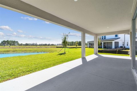 Casa en venta en Zephyrhills, Florida, 4 dormitorios, 236.53 m2 № 1813757 - foto 30
