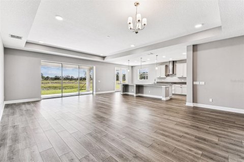 Casa en venta en Zephyrhills, Florida, 4 dormitorios, 236.53 m2 № 1813757 - foto 12