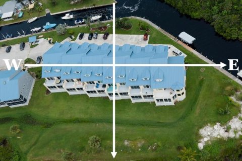Townhouse in Port Charlotte, Florida 3 bedrooms, 176.89 sq.m. № 1838547 - photo 20