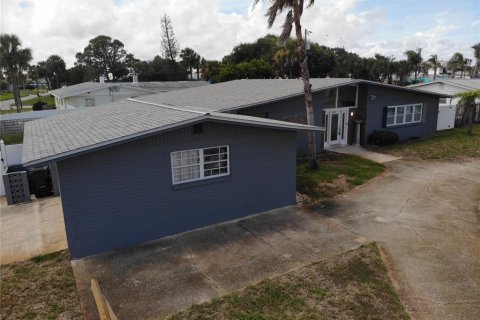 House in Daytona Beach, Florida 4 bedrooms, 189.15 sq.m. № 2393693 - photo 2