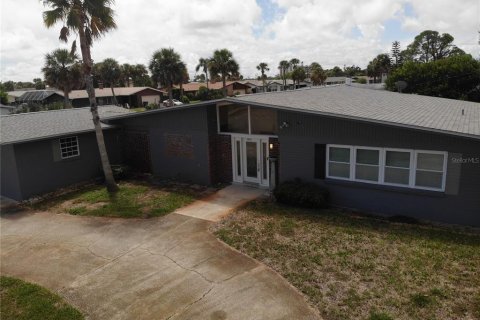 House in Daytona Beach, Florida 4 bedrooms, 189.15 sq.m. № 2393693
