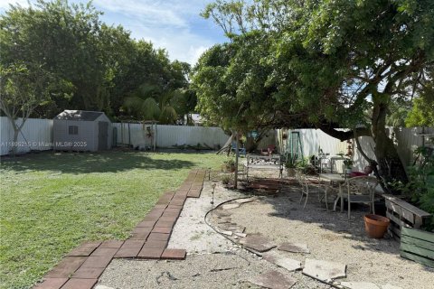 Villa ou maison à vendre à Hollywood, Floride: 2 chambres, 77.29 m2 № 1947211 - photo 10