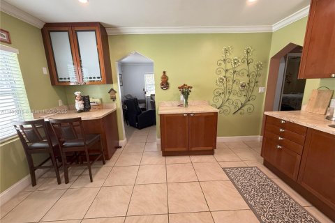 Villa ou maison à vendre à Hollywood, Floride: 2 chambres, 77.29 m2 № 1947211 - photo 5
