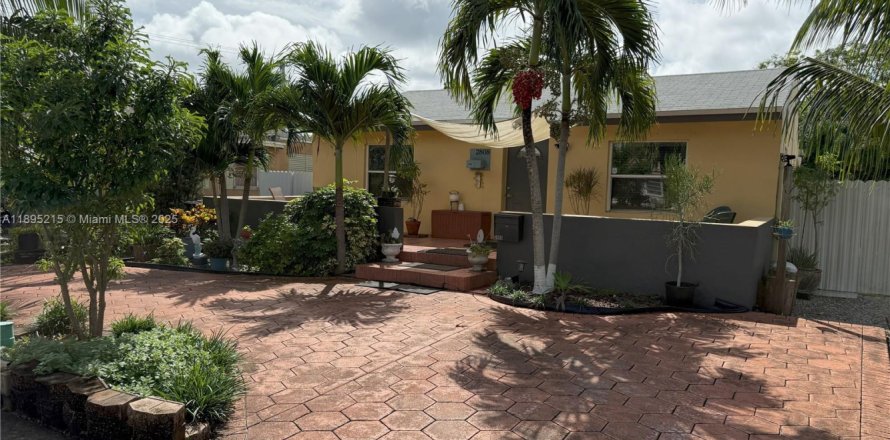 Villa ou maison à Hollywood, Floride 2 chambres, 77.29 m2 № 1947211