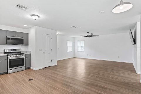House in Bushnell, Florida 2 bedrooms, 117.06 sq.m. № 2110019 - photo 7