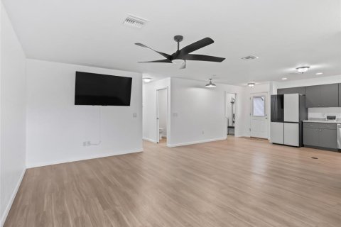 House in Bushnell, Florida 2 bedrooms, 117.06 sq.m. № 2110019 - photo 6