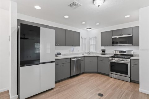 House in Bushnell, Florida 2 bedrooms, 117.06 sq.m. № 2110019 - photo 2