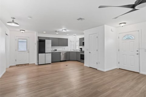 House in Bushnell, Florida 2 bedrooms, 117.06 sq.m. № 2110019 - photo 3
