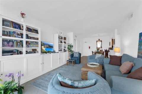 Снять в аренду кондоминиум в Майами-Бич, Флорида 2 спальни, 110.55м2, № 2034411 - фото 10