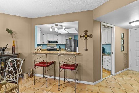 Condo in Vero Beach, Florida, 2 bedrooms  № 2176503 - photo 11