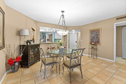 Condo in Vero Beach, Florida, 2 bedrooms  № 2176503 - photo 17