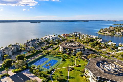 Condo in Vero Beach, Florida, 2 bedrooms № 2176503