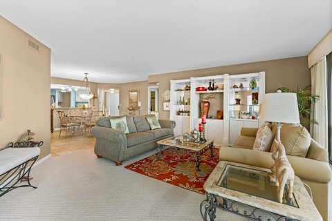 Condo in Vero Beach, Florida, 2 bedrooms  № 2176503 - photo 21