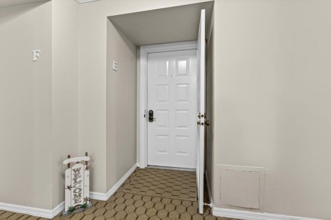Condo in Vero Beach, Florida, 2 bedrooms  № 2176503 - photo 29