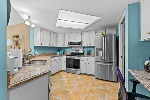 Condo in Vero Beach, Florida, 2 bedrooms  № 2176503 - photo 12