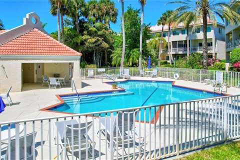 Townhouse in Saint Pete Beach, Florida 4 bedrooms, 211.35 sq.m. № 2223430 - photo 22