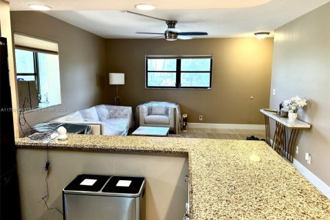 Condominio en venta en Tamarac, Florida, 2 dormitorios, 137.5 m2 № 1861135 - foto 9