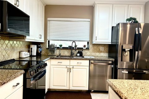 Condominio en venta en Tamarac, Florida, 2 dormitorios, 137.5 m2 № 1861135 - foto 8