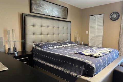 Condominio en venta en Tamarac, Florida, 2 dormitorios, 137.5 m2 № 1861135 - foto 14