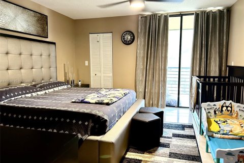 Condominio en venta en Tamarac, Florida, 2 dormitorios, 137.5 m2 № 1861135 - foto 15