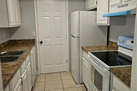 Apartment in Tavares, Florida 2 bedrooms, 92.9 sq.m. № 1913645 - photo 7