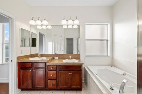 Adosado en venta en Tampa, Florida, 3 dormitorios, 139.35 m2 № 1679134 - foto 22
