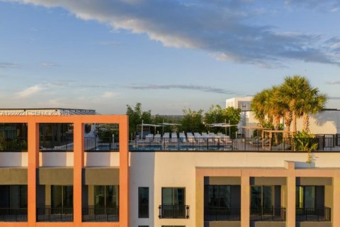Apartamento en alquiler en Miami, Florida, 1 dormitorio, 70.88 m2 № 2264697 - foto 19