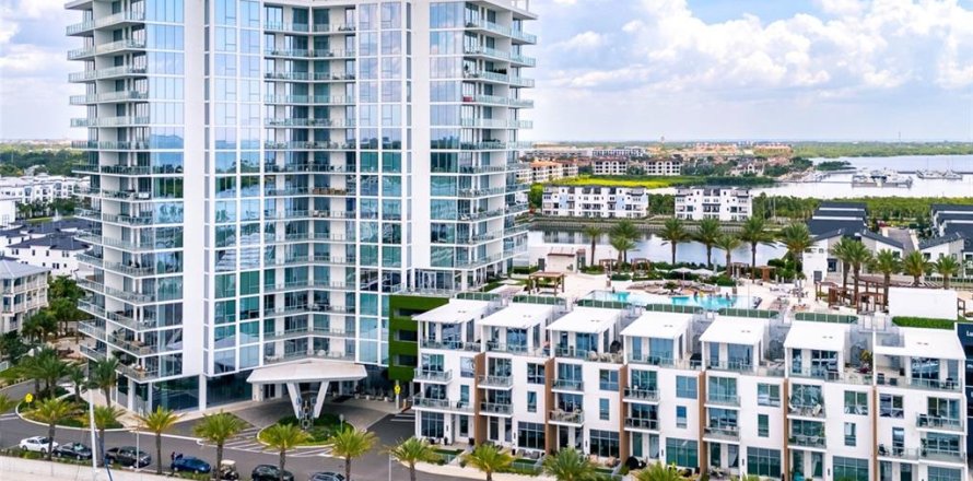 Condo in Tampa, Florida, 3 bedrooms № 1870957
