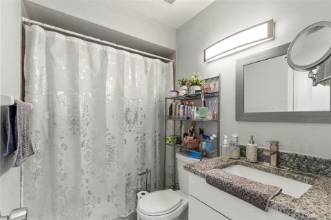 Casa en venta en Tampa, Florida, 4 dormitorios, 219.34 m2 № 2398280 - foto 16