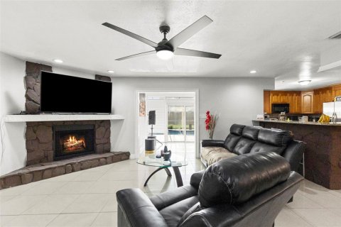 Casa en venta en Tampa, Florida, 4 dormitorios, 219.34 m2 № 2398280 - foto 14