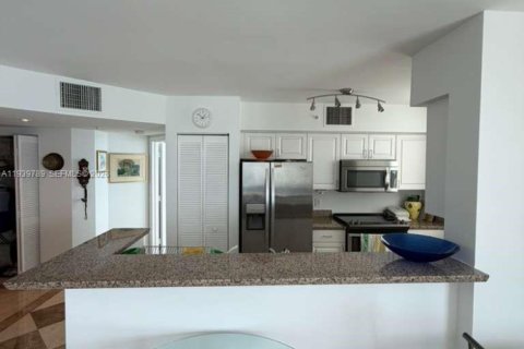 Купить кондоминиум в Майами-Бич, Флорида 2 спальни, 104.98м2, № 1997664 - фото 9