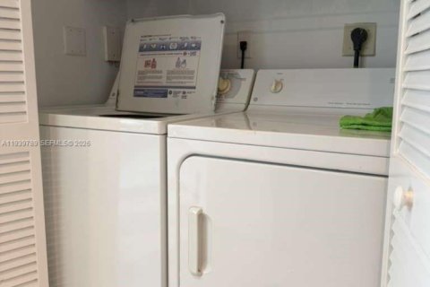 Купить кондоминиум в Майами-Бич, Флорида 2 спальни, 104.98м2, № 1997664 - фото 6