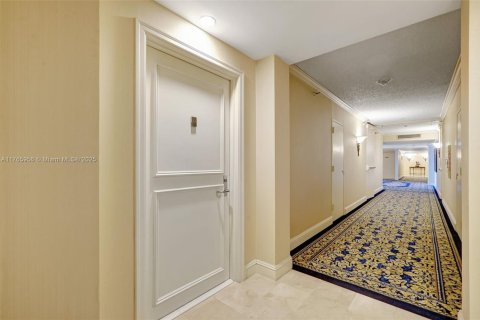 Condo in Aventura, Florida, 2 bedrooms  № 1712000 - photo 2