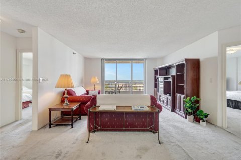 Condo in Aventura, Florida, 2 bedrooms  № 1712000 - photo 4